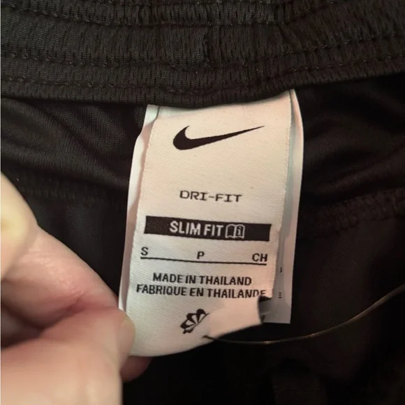 NWT Nike Mens Slim Fit Shorts - Picture 5 of 7